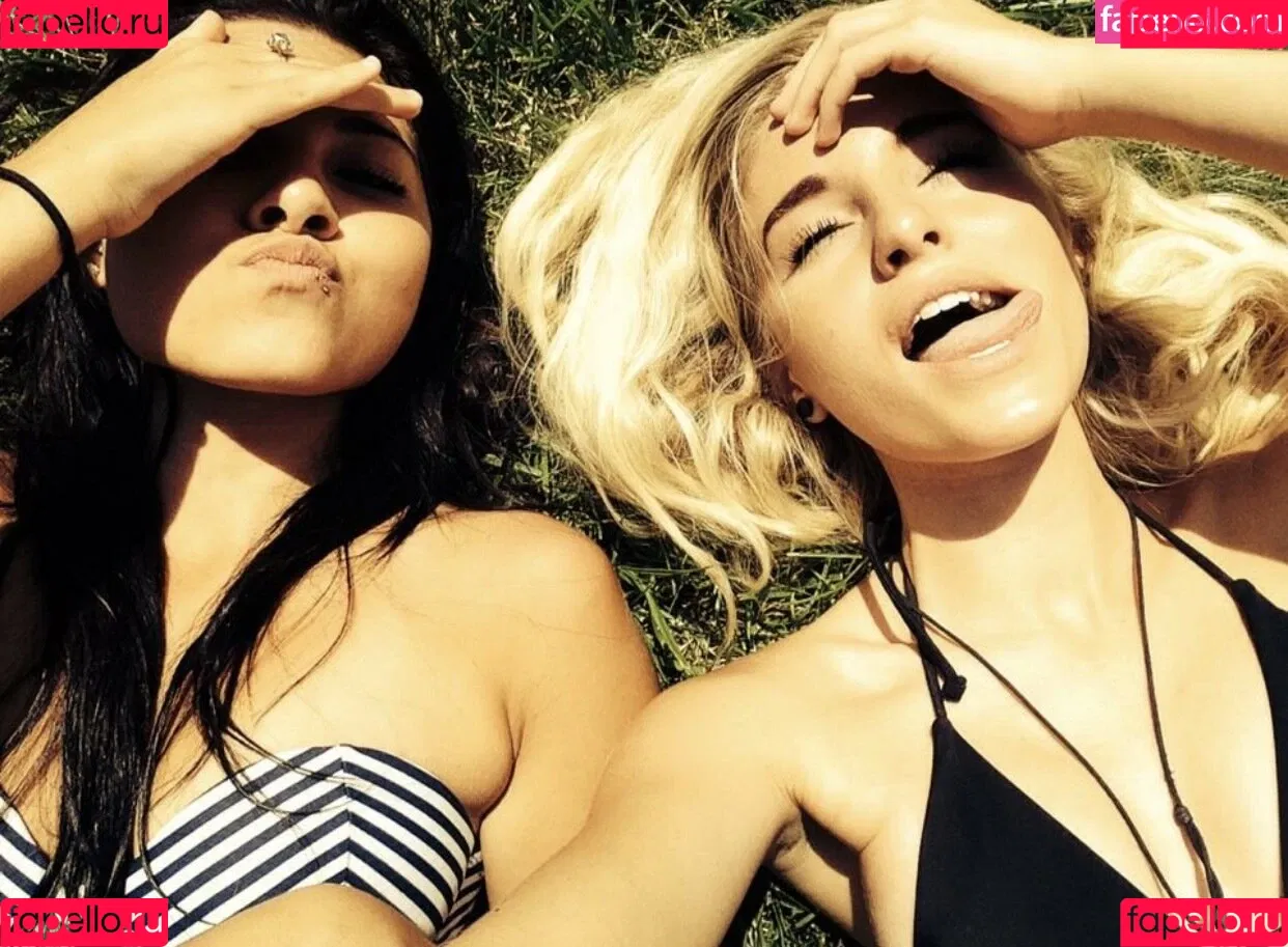 Lissapolooza / Naomi Woods / naomiwoods.official Onlyfans Photo Gallery 