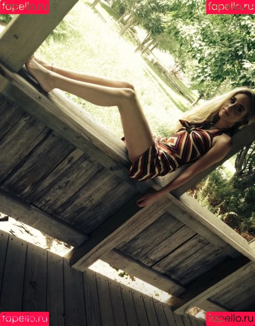 Lissapolooza / Naomi Woods / naomiwoods.official Onlyfans Photo Gallery 