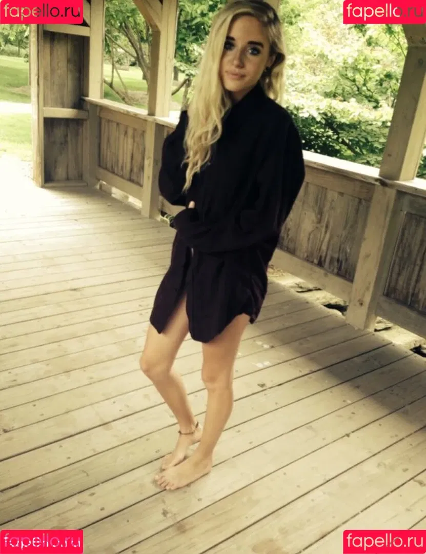 Lissapolooza / Naomi Woods / naomiwoods.official Onlyfans Photo Gallery 