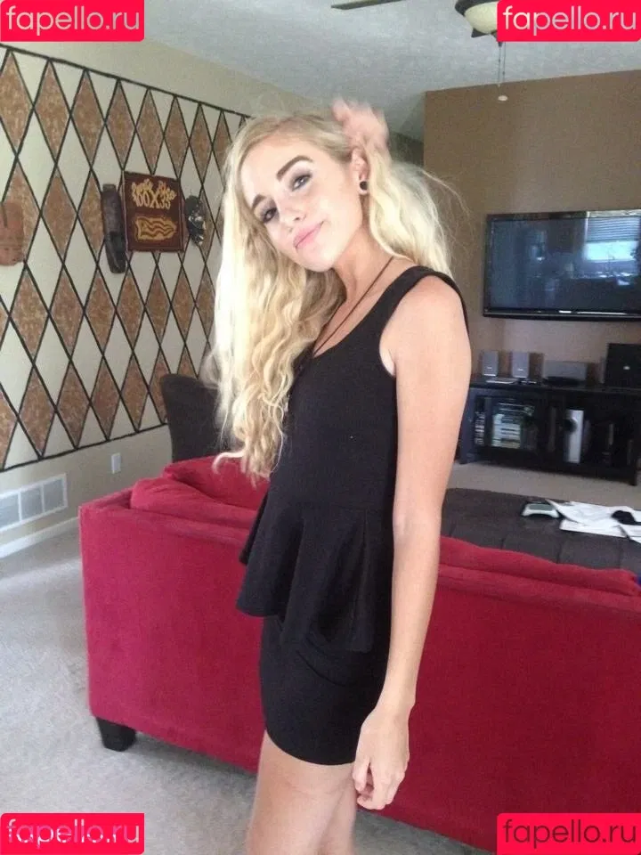 Lissapolooza / Naomi Woods / naomiwoods.official Onlyfans Photo Gallery 