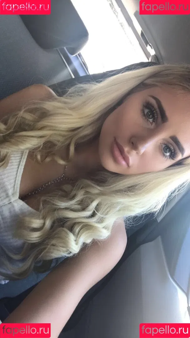 Lissapolooza / Naomi Woods / naomiwoods.official Onlyfans Photo Gallery 