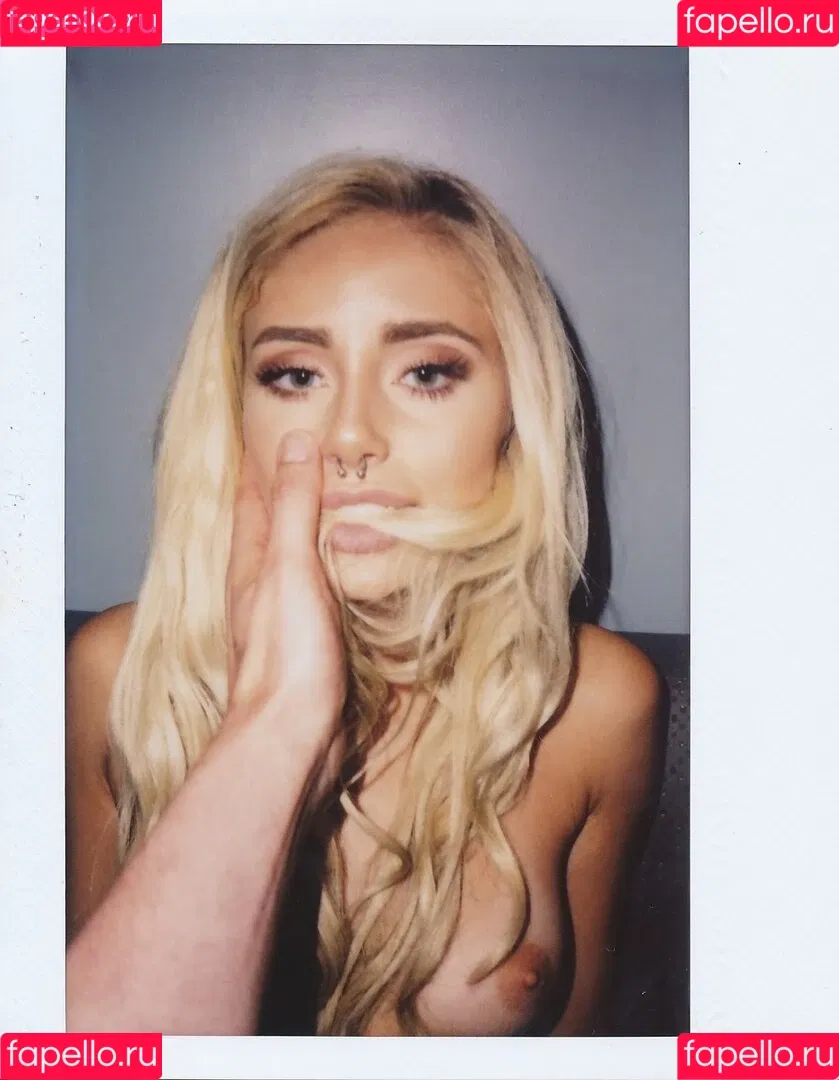 Lissapolooza / Naomi Woods / naomiwoods.official Onlyfans Photo Gallery 