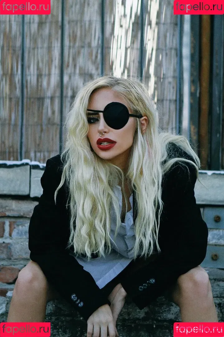 Lissapolooza / Naomi Woods / naomiwoods.official Onlyfans Photo Gallery 