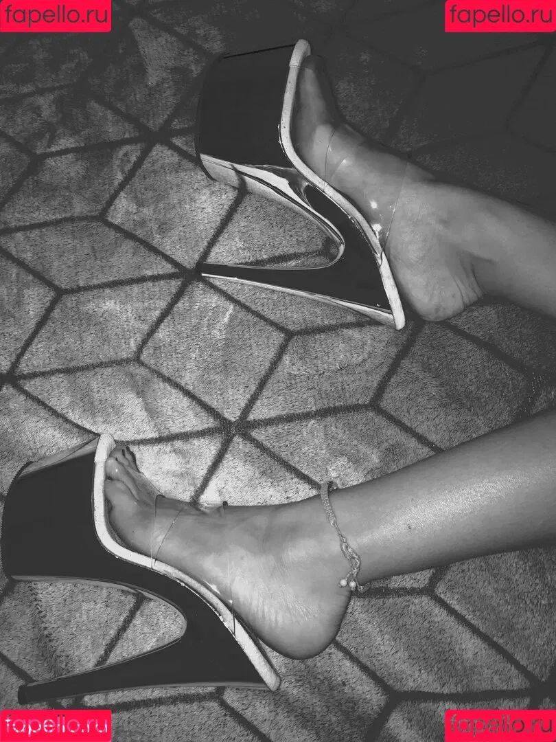 Lissapolooza / Naomi Woods / naomiwoods.official Onlyfans Photo Gallery 