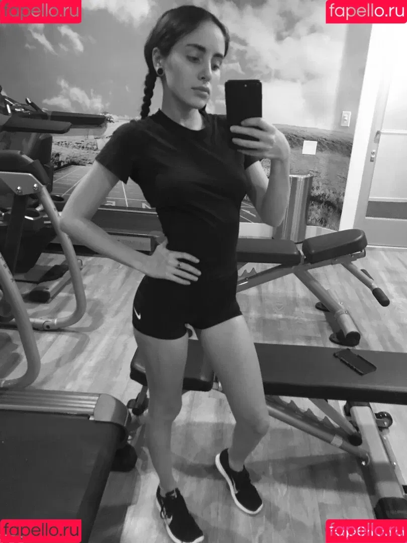 Lissapolooza / Naomi Woods / naomiwoods.official Onlyfans Photo Gallery 