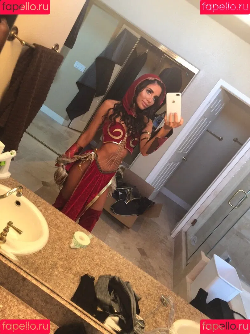 Lissapolooza / Naomi Woods / naomiwoods.official Onlyfans Photo Gallery 