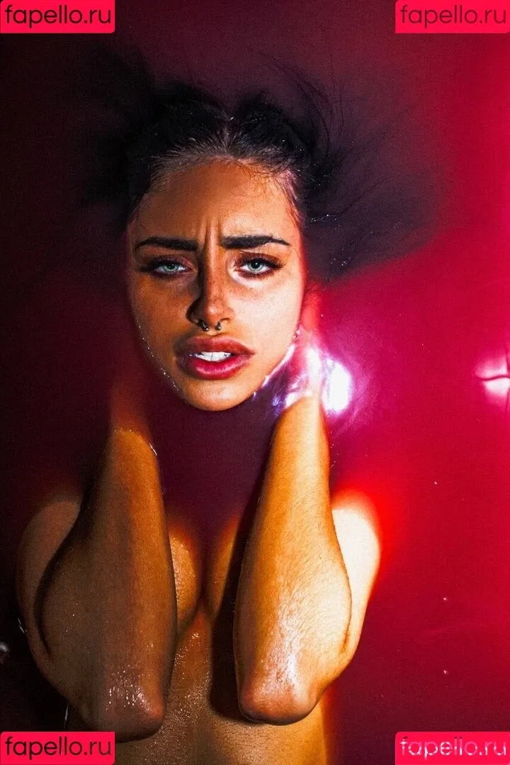 Lissapolooza / Naomi Woods / naomiwoods.official Onlyfans Photo Gallery 