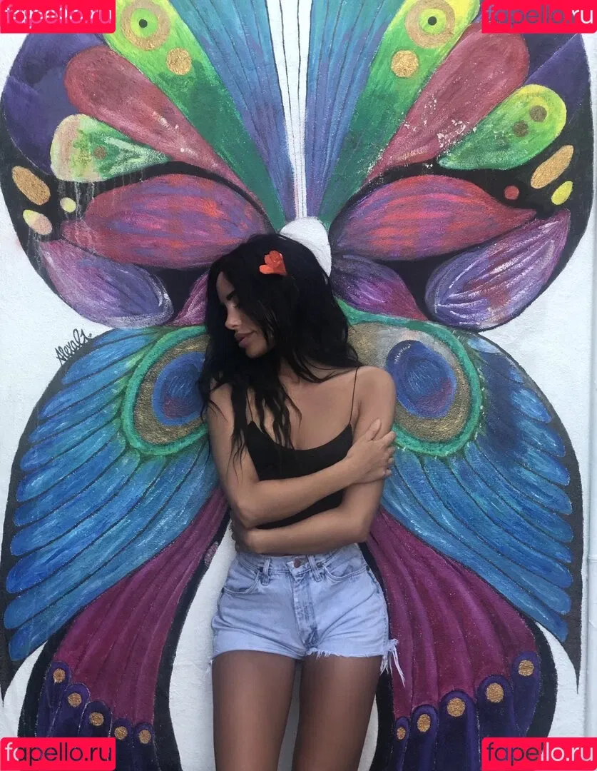 Lissapolooza / Naomi Woods / naomiwoods.official Onlyfans Photo Gallery 