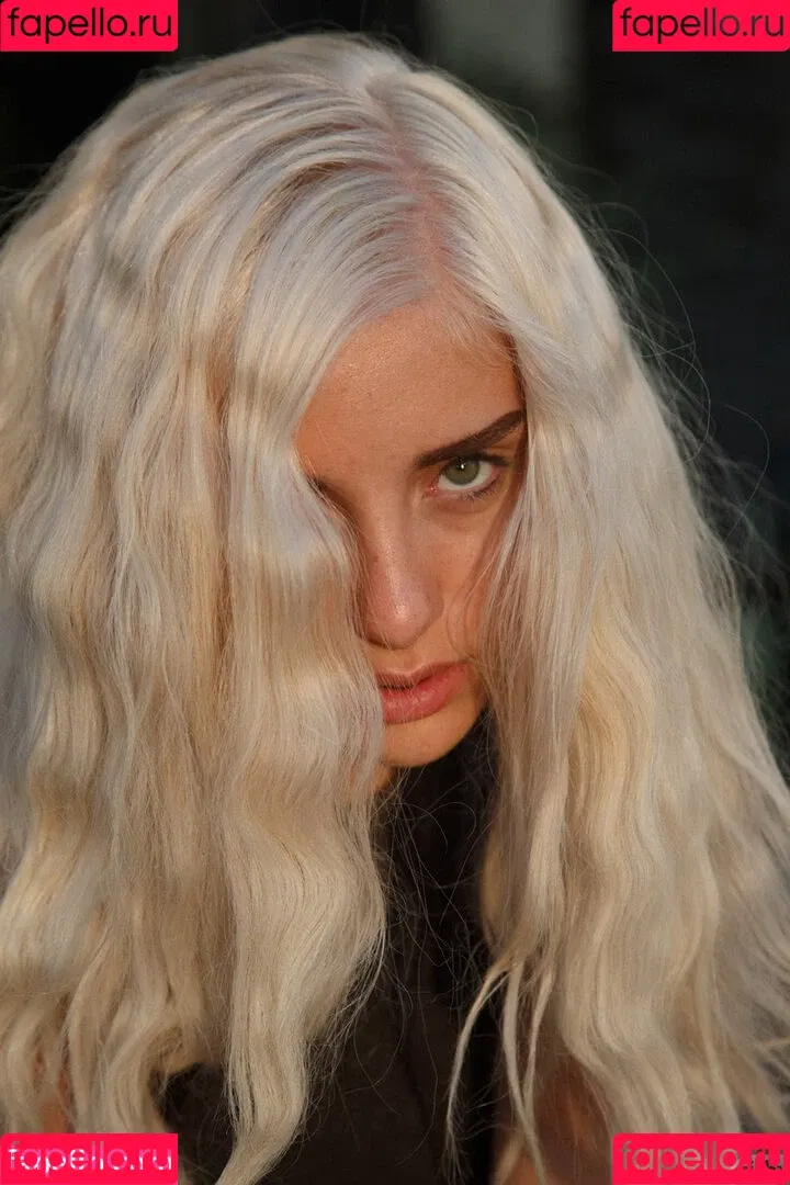 Lissapolooza / Naomi Woods / naomiwoods.official Onlyfans Photo Gallery 