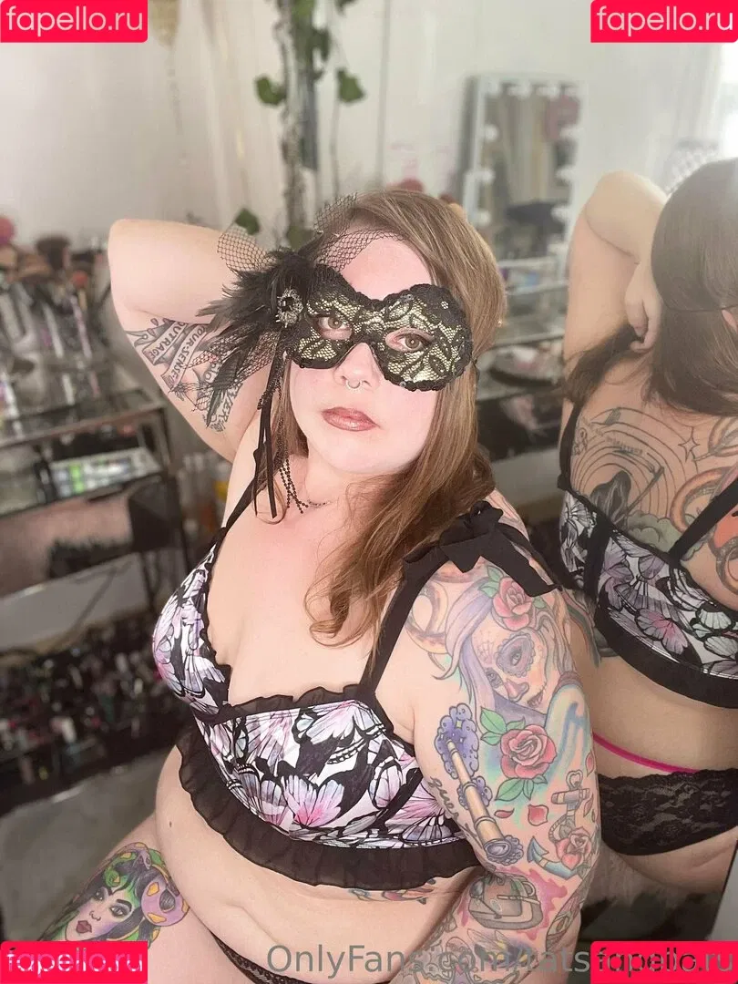 tatsandbats / tatsandcats22 Onlyfans Photo Gallery 