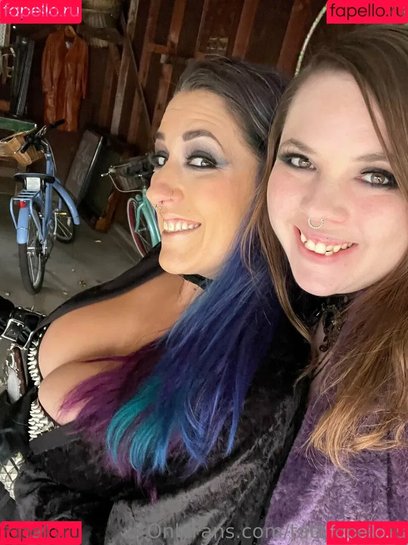 tatsandbats / tatsandcats22 Onlyfans Photo Gallery 