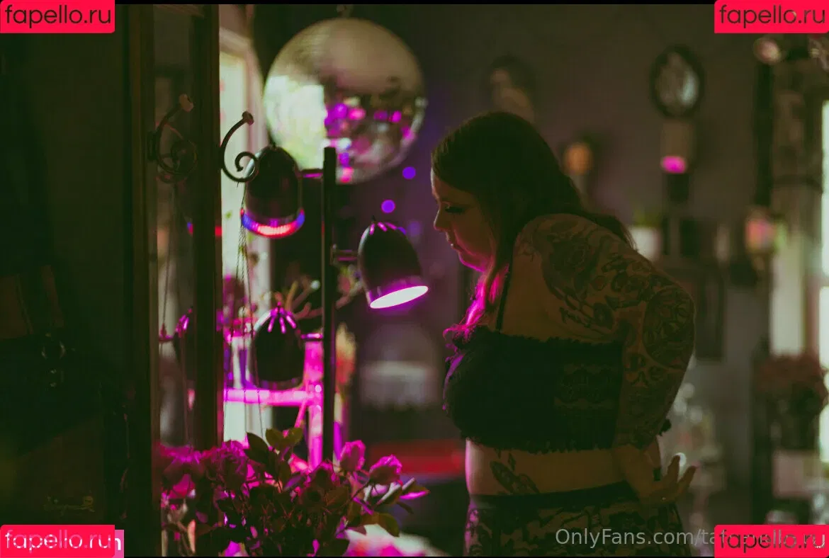 tatsandbats / tatsandcats22 Onlyfans Photo Gallery 