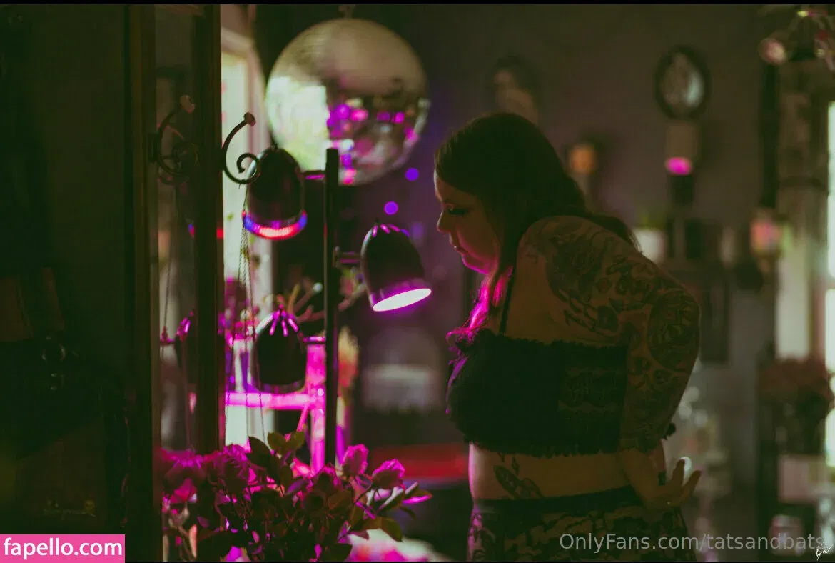 tatsandbats / tatsandcats22 Onlyfans Photo Gallery 