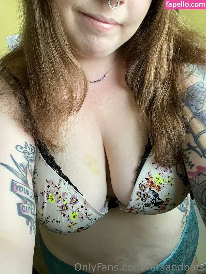 tatsandbats / tatsandcats22 Onlyfans Photo Gallery 