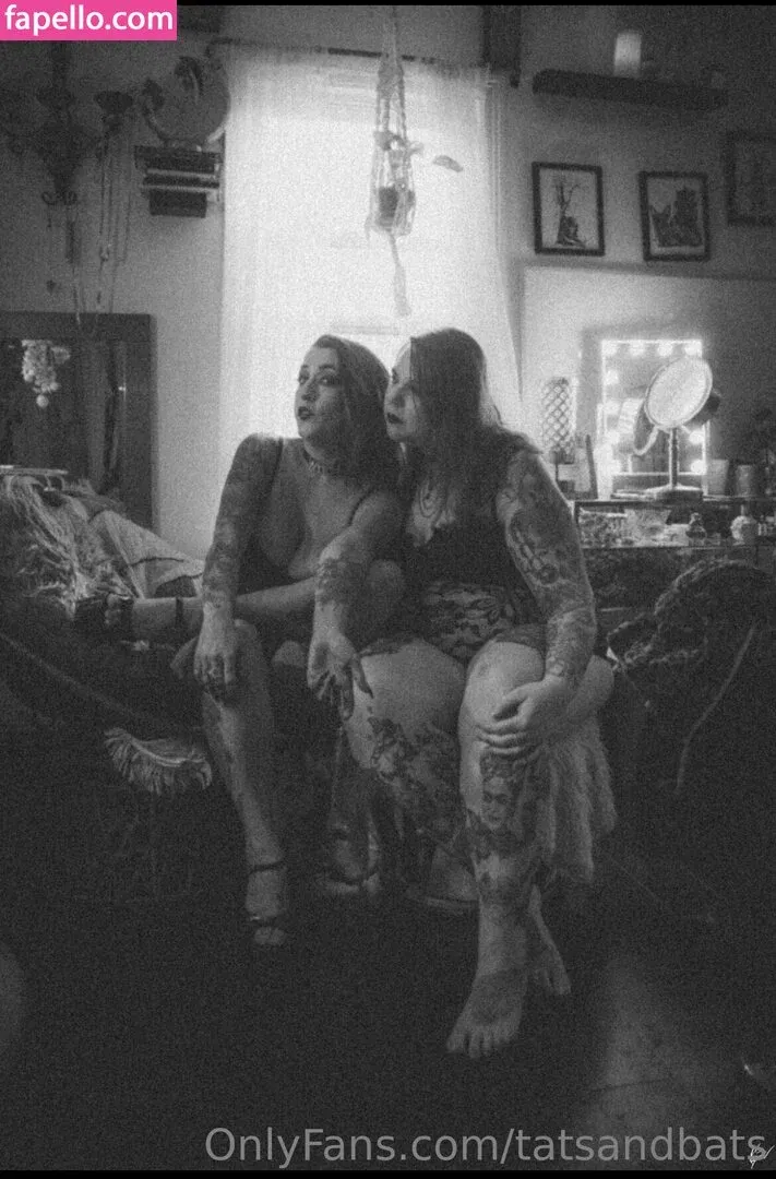 tatsandbats / tatsandcats22 Onlyfans Photo Gallery 