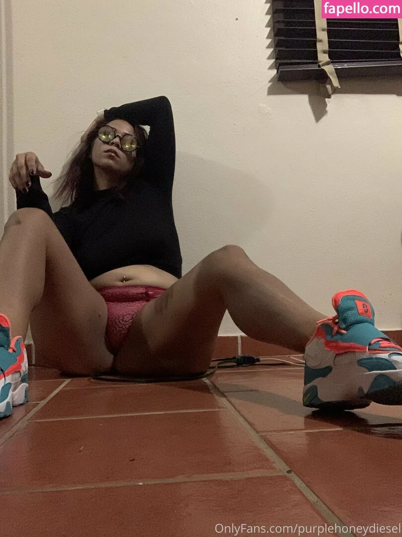 goddessxlashes / purplehoneydiesel Onlyfans Photo Gallery 