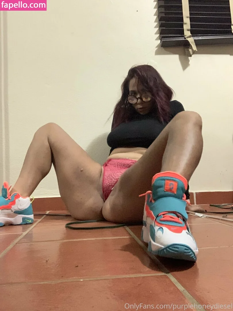 goddessxlashes / purplehoneydiesel Onlyfans Photo Gallery 