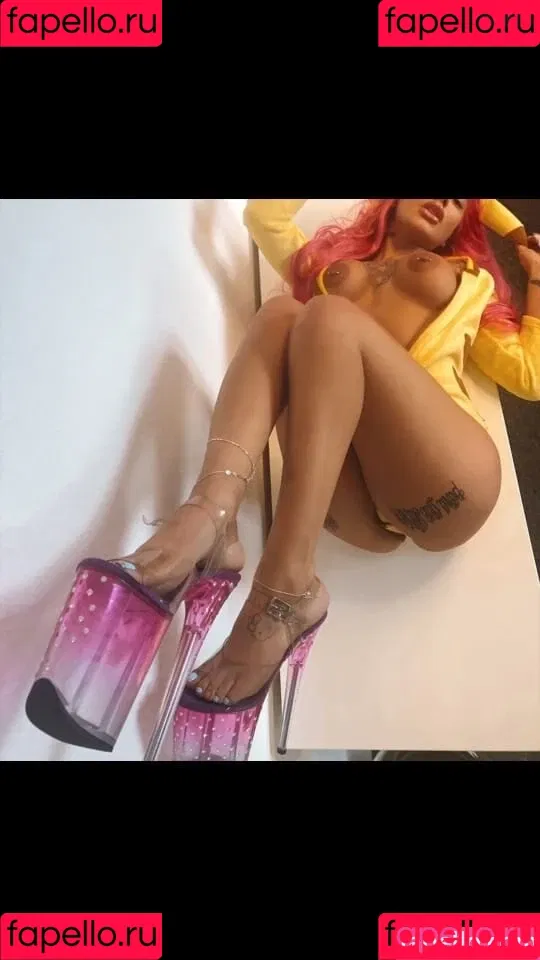 RiaRosa / not_riarosa Onlyfans Photo Gallery 