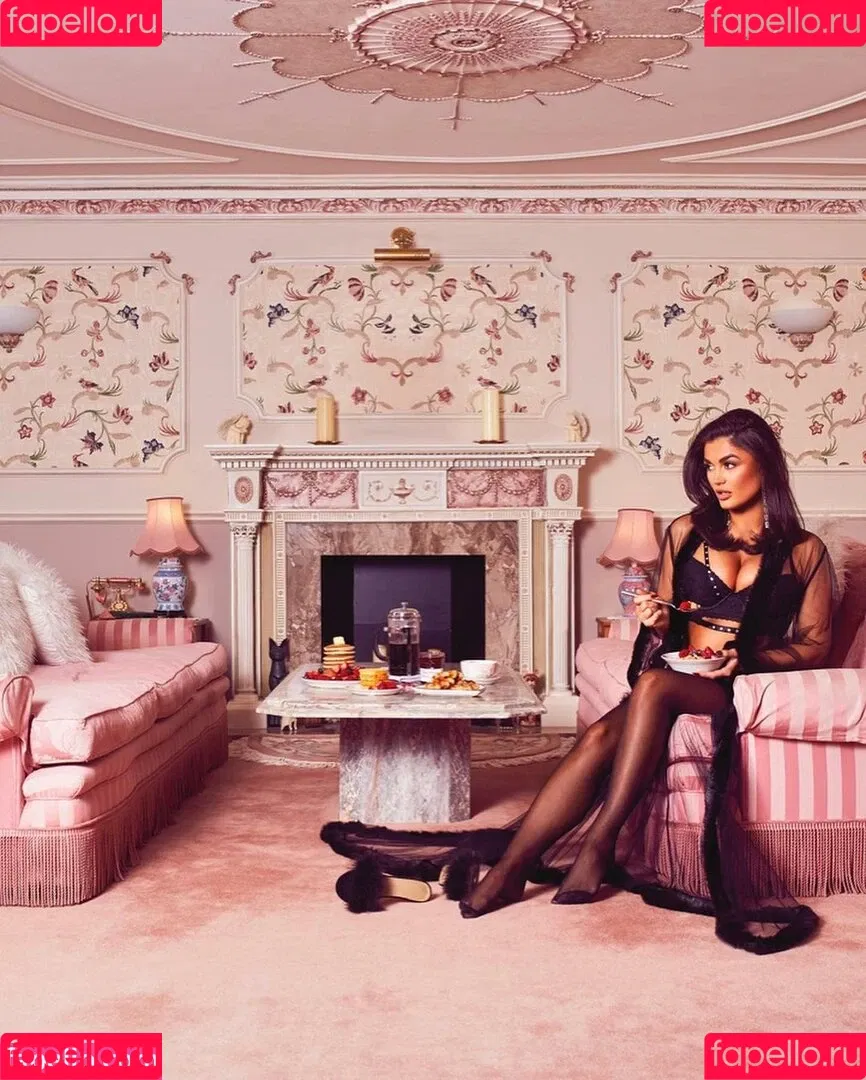 India Reynolds / indiareynolds / lovefromreyn Onlyfans Photo Gallery 