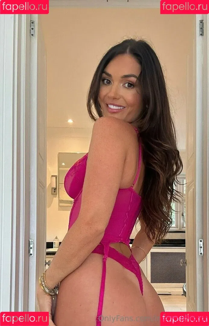 India Reynolds / indiareynolds / lovefromreyn Onlyfans Photo Gallery 
