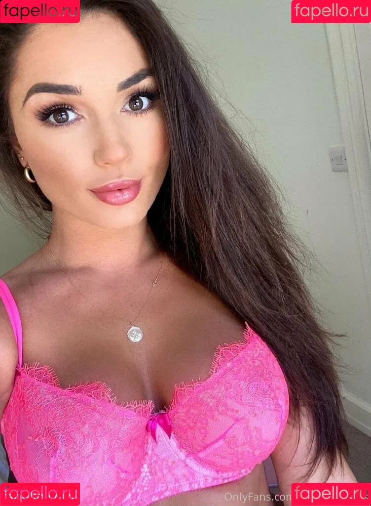 India Reynolds / indiareynolds / lovefromreyn Onlyfans Photo Gallery 