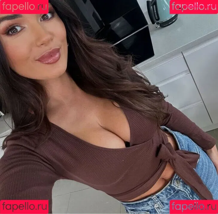 India Reynolds / indiareynolds / lovefromreyn Onlyfans Photo Gallery 