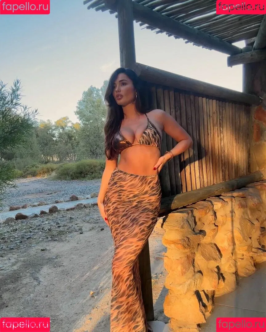 India Reynolds / indiareynolds / lovefromreyn Onlyfans Photo Gallery 