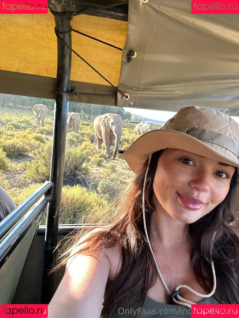 India Reynolds / indiareynolds / lovefromreyn Onlyfans Photo Gallery 