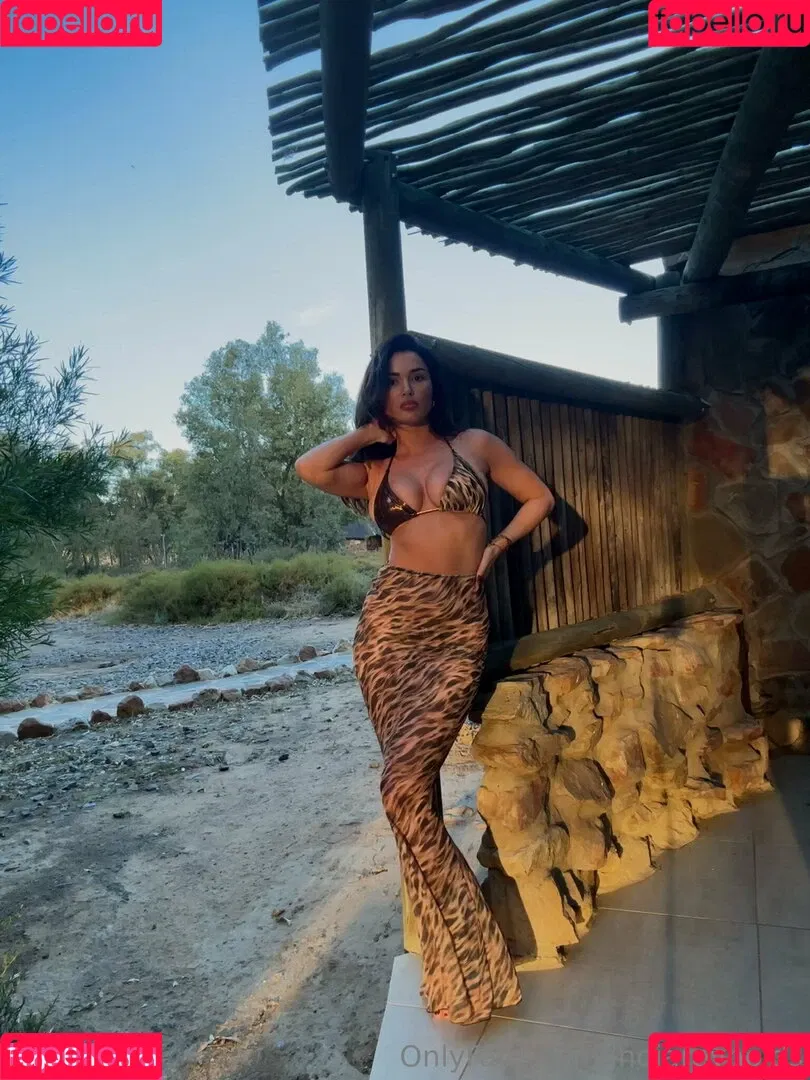 India Reynolds / indiareynolds / lovefromreyn Onlyfans Photo Gallery 