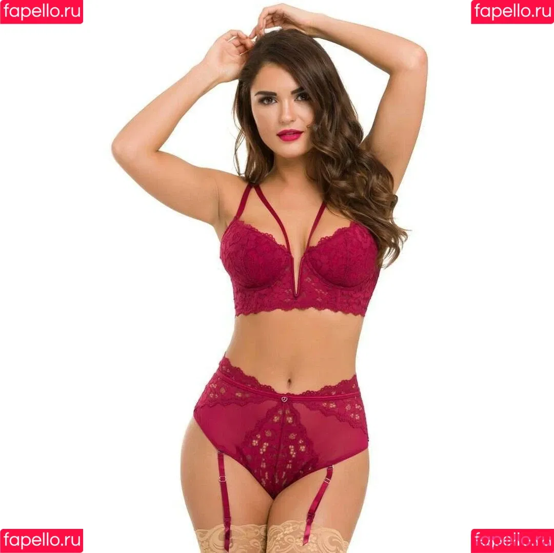 India Reynolds / indiareynolds / lovefromreyn Onlyfans Photo Gallery 