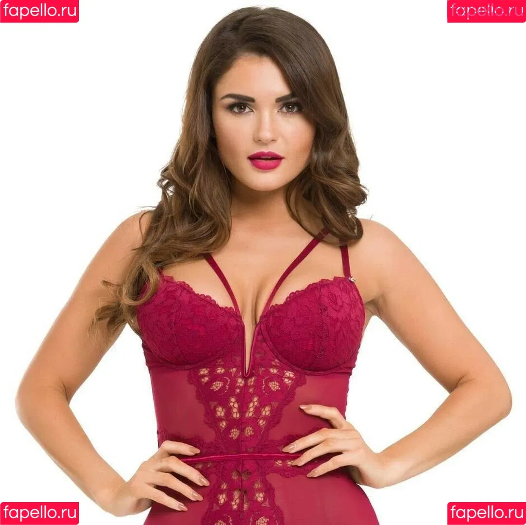 India Reynolds / indiareynolds / lovefromreyn Onlyfans Photo Gallery 