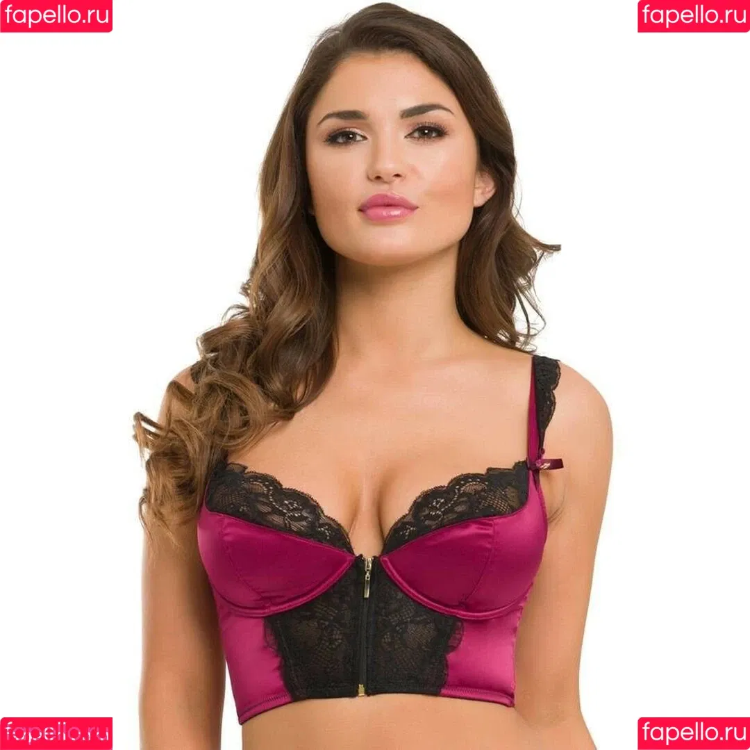 India Reynolds / indiareynolds / lovefromreyn Onlyfans Photo Gallery 