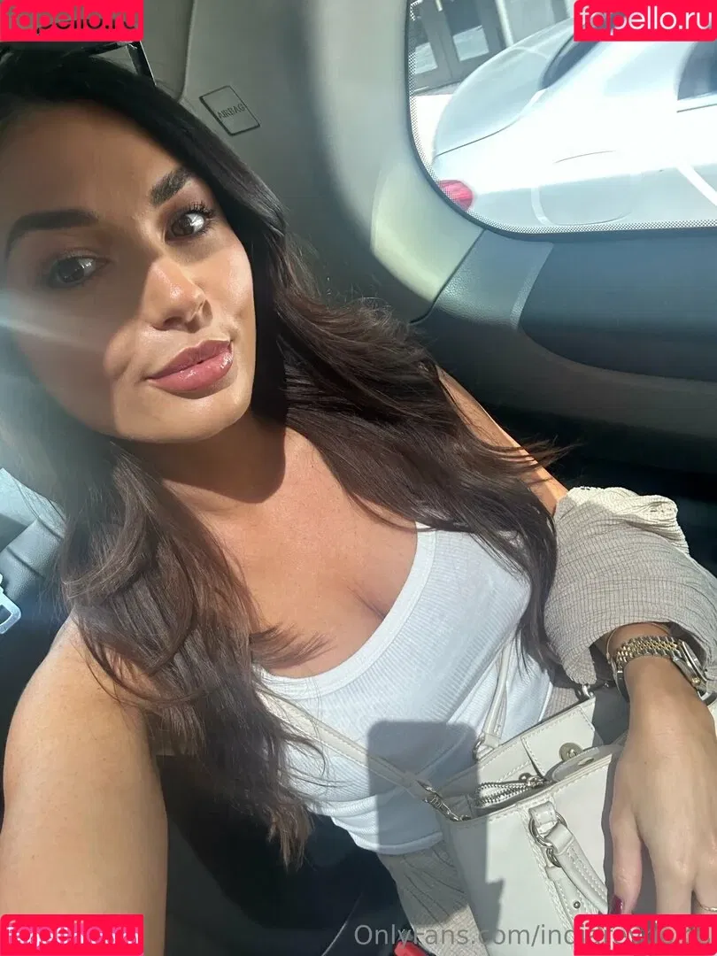 India Reynolds / indiareynolds / lovefromreyn Onlyfans Photo Gallery 