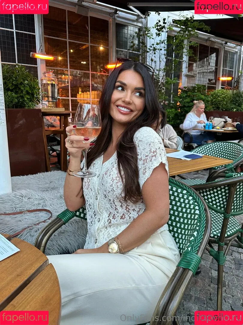 India Reynolds / indiareynolds / lovefromreyn Onlyfans Photo Gallery 