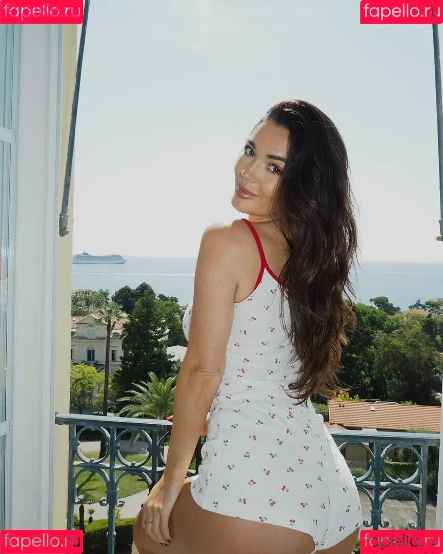 India Reynolds / indiareynolds / lovefromreyn Onlyfans Photo Gallery 