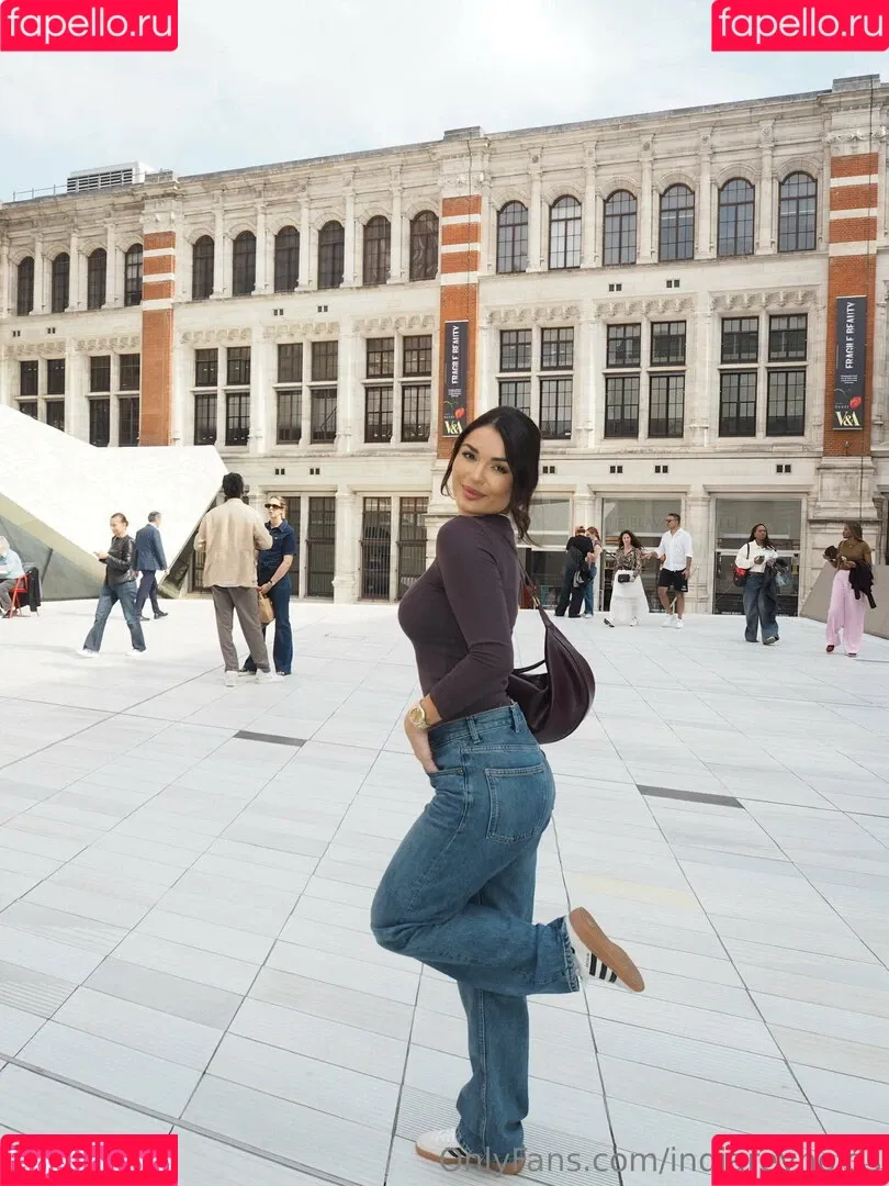 India Reynolds / indiareynolds / lovefromreyn Onlyfans Photo Gallery 