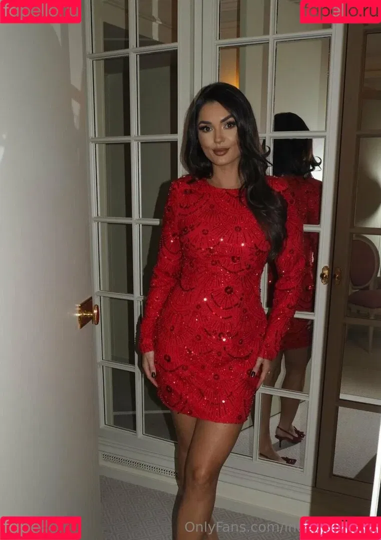 India Reynolds / indiareynolds / lovefromreyn Onlyfans Photo Gallery 