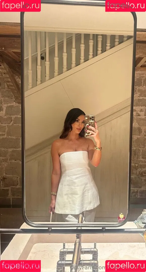 India Reynolds / indiareynolds / lovefromreyn Onlyfans Photo Gallery 