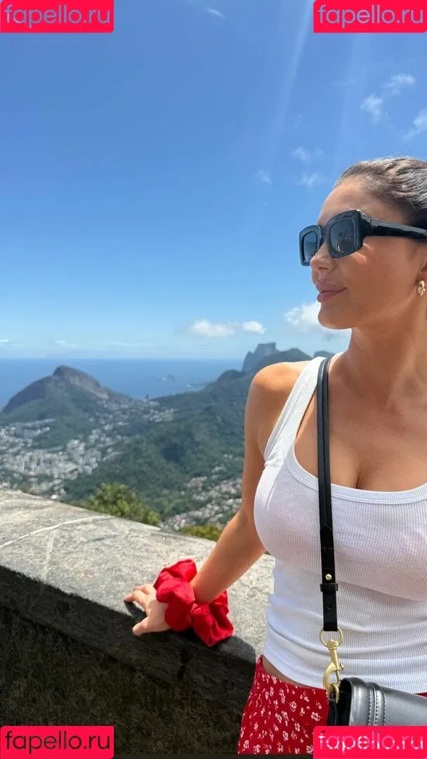 India Reynolds / indiareynolds / lovefromreyn Onlyfans Photo Gallery 