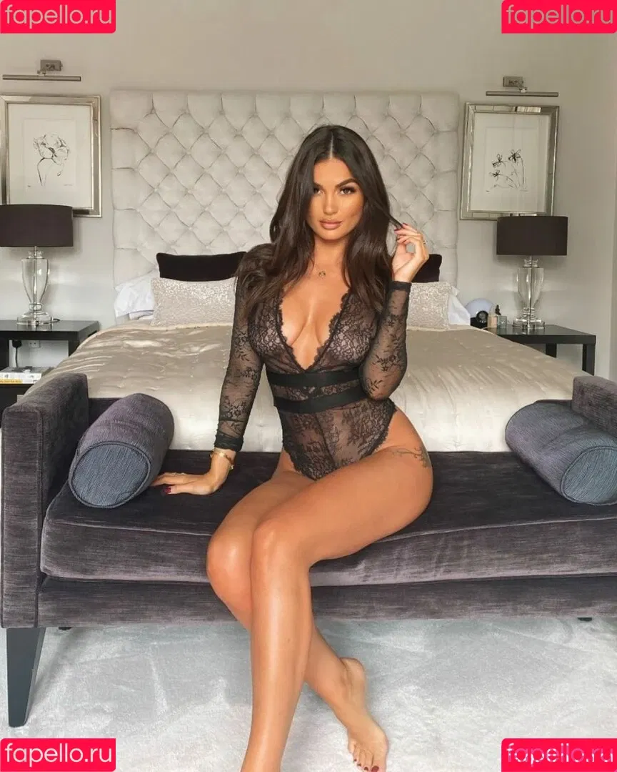 India Reynolds / indiareynolds / lovefromreyn Onlyfans Photo Gallery 