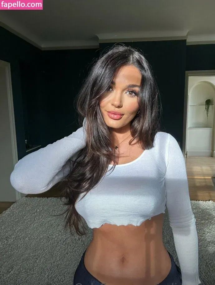 India Reynolds / indiareynolds / lovefromreyn Onlyfans Photo Gallery 