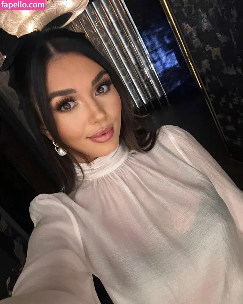 India Reynolds / indiareynolds / lovefromreyn Onlyfans Photo Gallery 