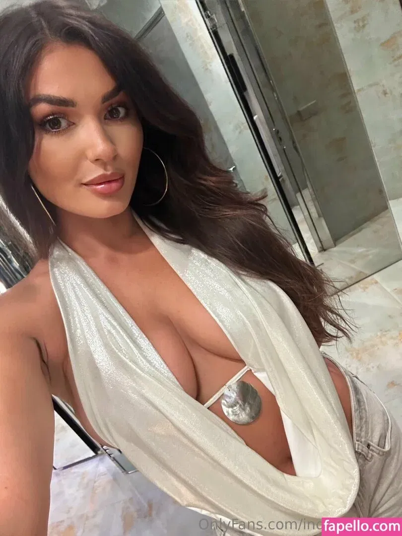 India Reynolds / indiareynolds / lovefromreyn Onlyfans Photo Gallery 