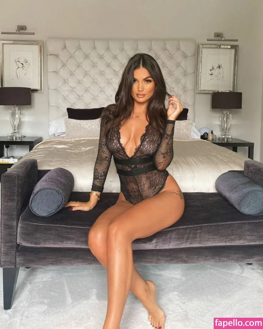 India Reynolds / indiareynolds / lovefromreyn Onlyfans Photo Gallery 