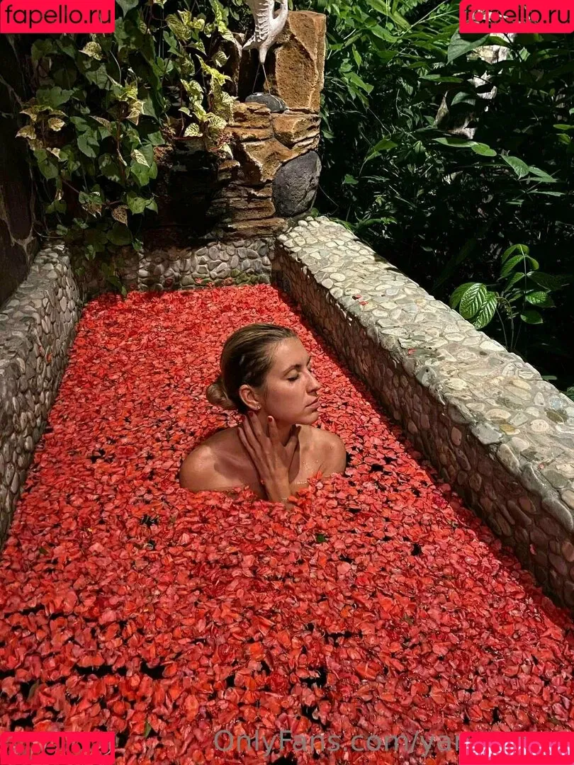 Yanae / bylkamonic / yanaviolet Onlyfans Photo Gallery 