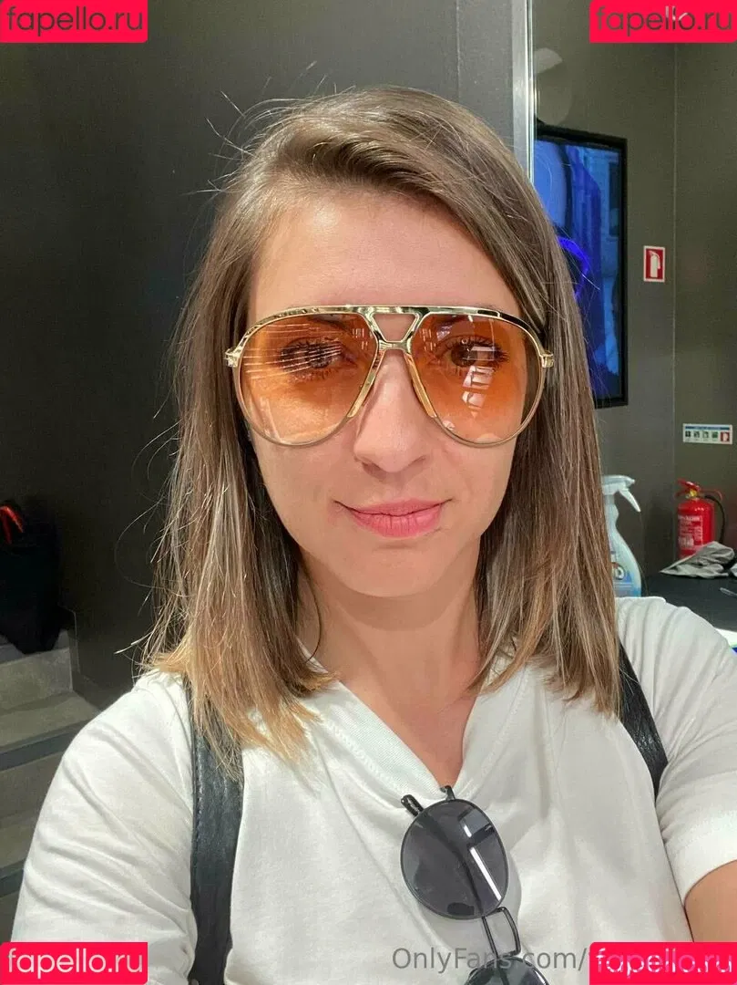 Yanae / bylkamonic / yanaviolet Onlyfans Photo Gallery 