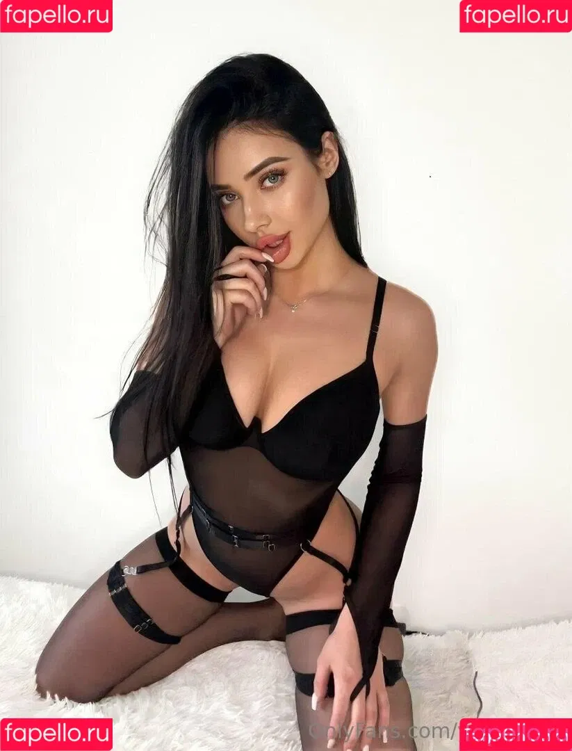 Yanae / bylkamonic / yanaviolet Onlyfans Photo Gallery 