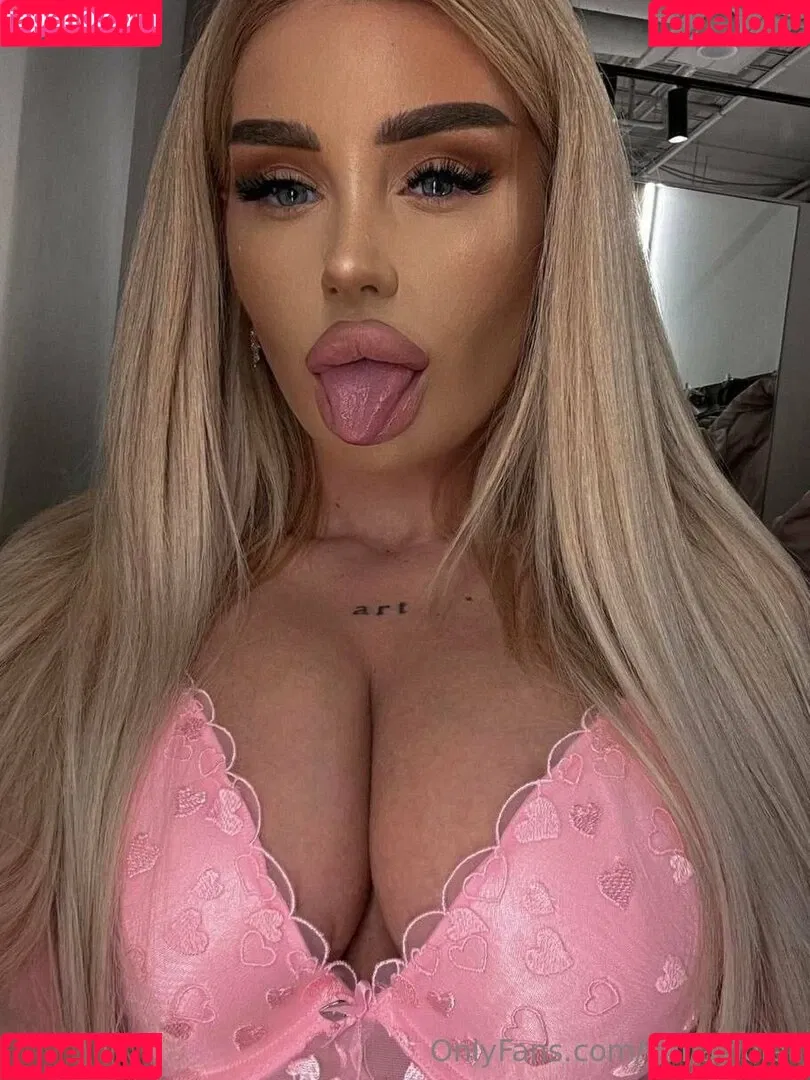 Yanae / bylkamonic / yanaviolet Onlyfans Photo Gallery 