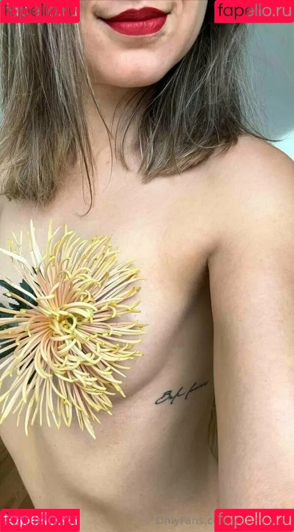 Yanae / bylkamonic / yanaviolet Onlyfans Photo Gallery 