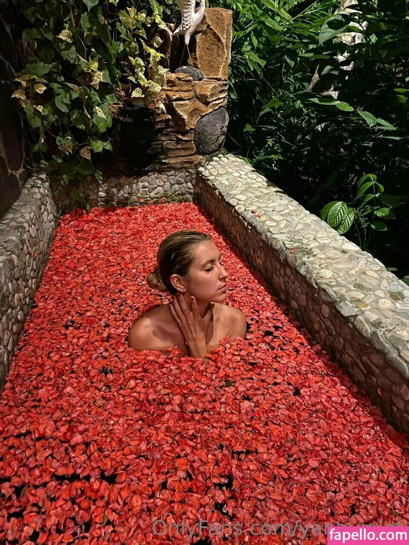 Yanae / bylkamonic / yanaviolet Onlyfans Photo Gallery 